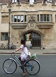 Student Cycling in Cambridge