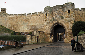 lincoln castle gateway
