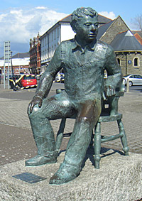 Dylan Thomas Statue Swansea